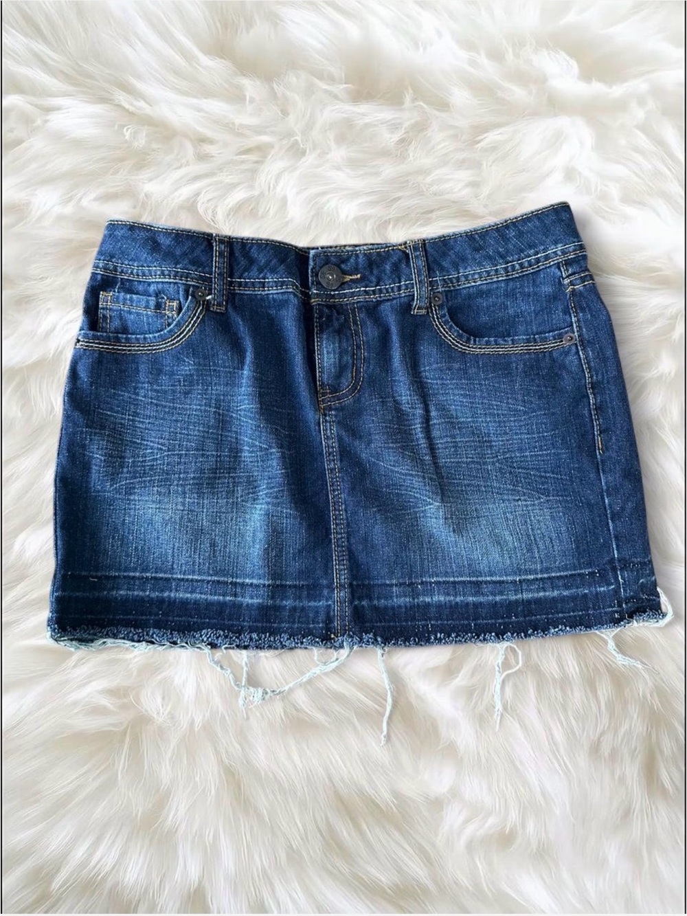 SO Vintage Y2K Denim Mini Skirt with Frayed Hem